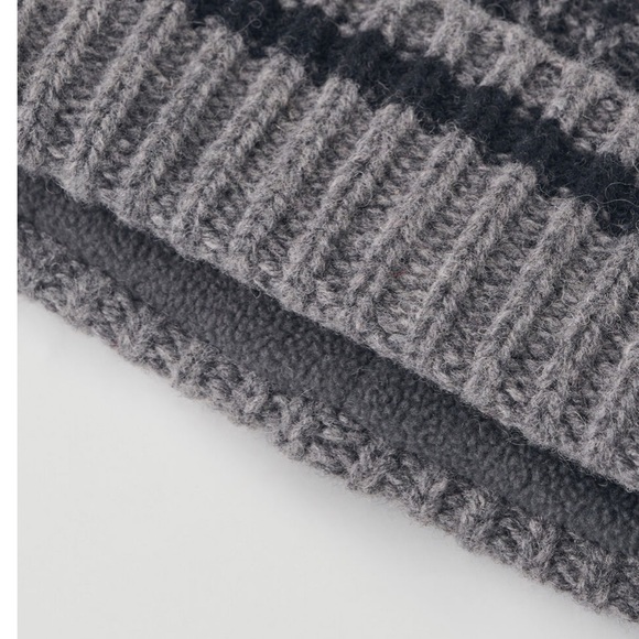 Roots Cabin Lambs Wool Blend Winter Hat Toque - Picture 5 of 8